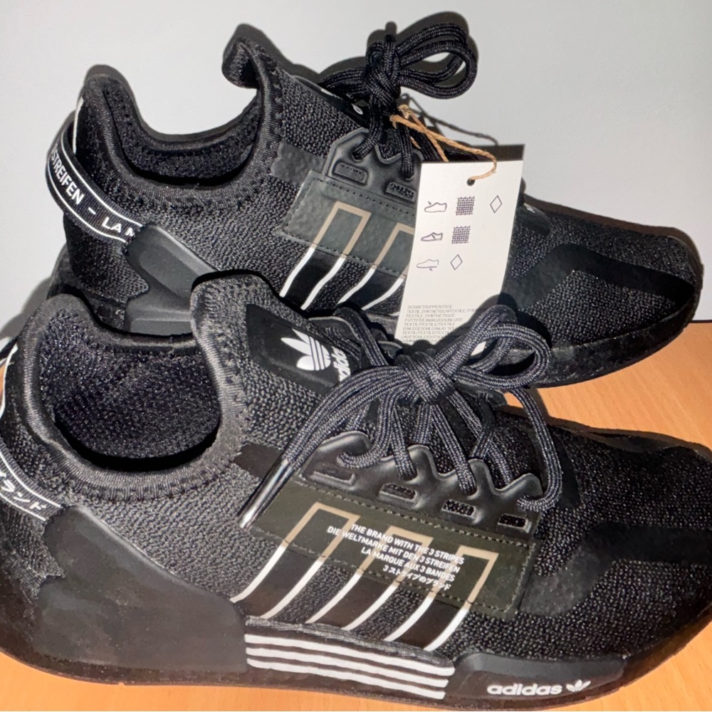 Adidas NMD R1 V2 Black White Men's Sneakers GZ1998 New NWT NWOB Size 8